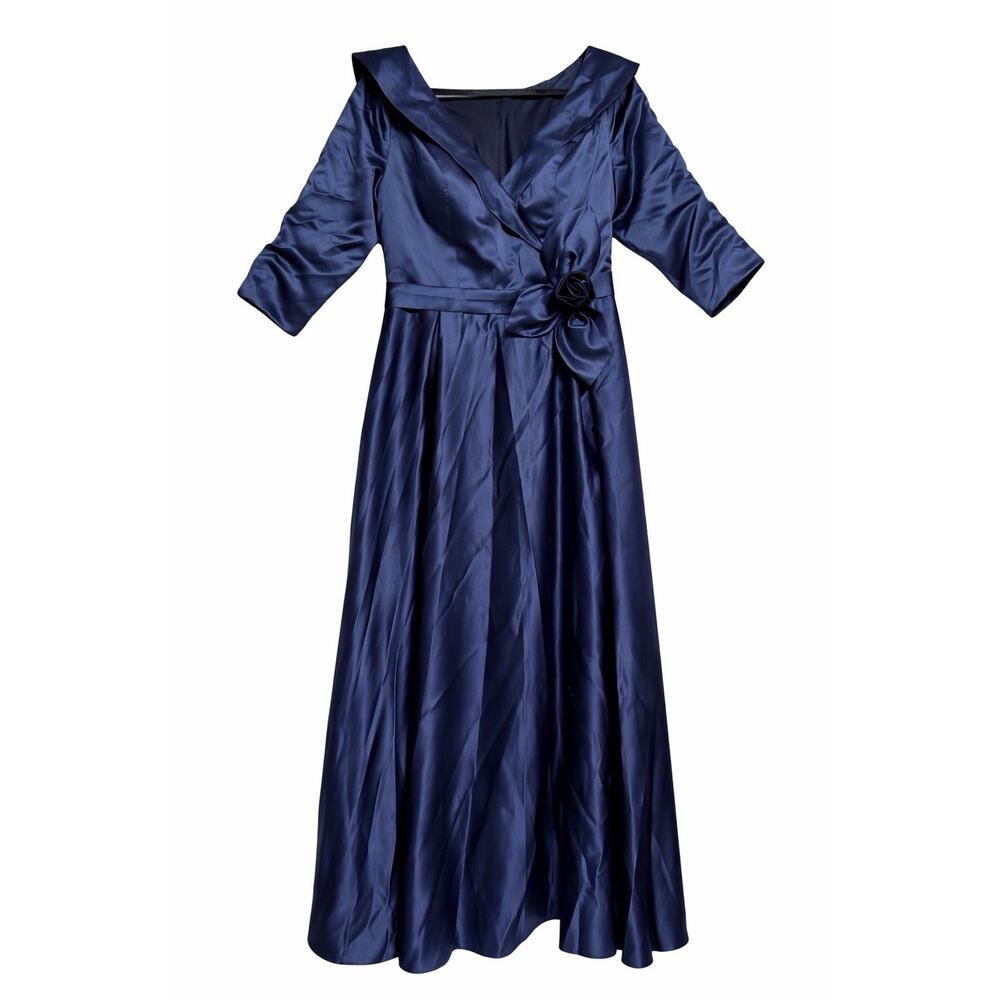 Women’s Black Satin Formal Gown Dress V-Neck 3/4 Sleeve Bow Detail Size 16 NWT